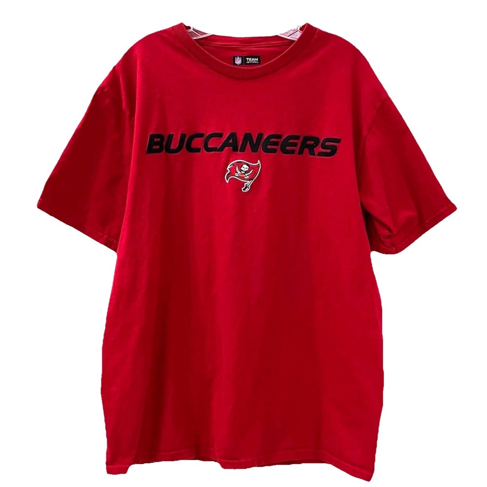 Tampa Bay Buccaneers Men's T-shirt L Red NFL Apparel Flag & Bucs Spellout Logo